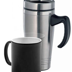 Tassen und Thermoskannen