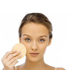 Gesichtsreinigung und Peeling