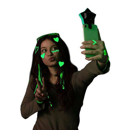 Spiel Let's Glow Studio Famosa