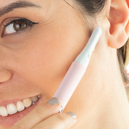 Peeling und Gesichtsrasierer, 2-in-1 Faderm InnovaGoods
